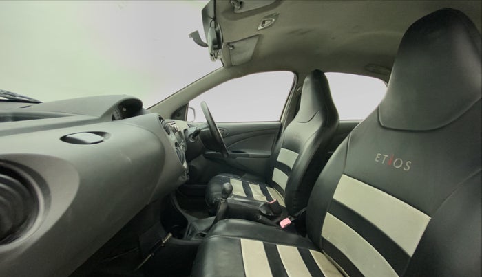 2012 Toyota Etios G, Petrol, Manual, 59,491 km, Right Side Front Door Cabin