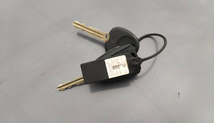 2016 Hyundai Grand i10 SPORTZ 1.2 KAPPA VTVT, CNG, Manual, 1,07,079 km, Key Close Up