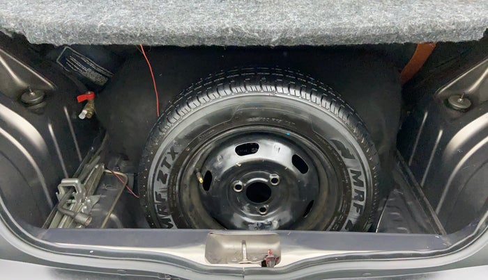 2017 Renault Kwid 1.0 RXT Opt, CNG, Manual, 37,815 km, Boot Inside