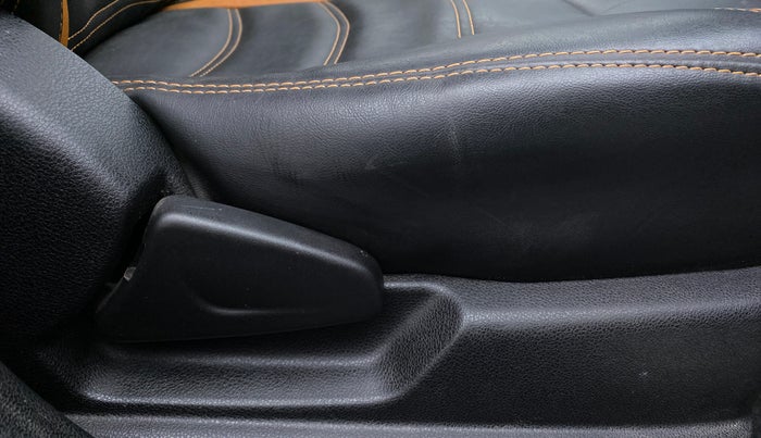 2020 Renault Kwid 1.0 CLIMBER OPT AMT, Petrol, Automatic, 32,549 km, Driver Side Adjustment Panel