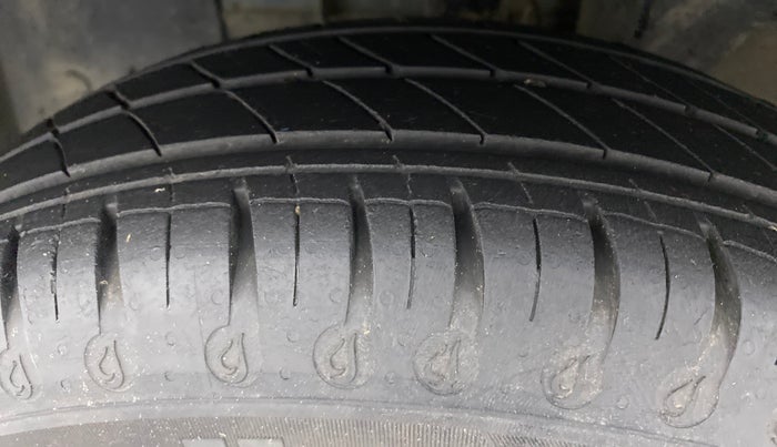 2020 Renault Kwid 1.0 CLIMBER OPT AMT, Petrol, Automatic, 32,549 km, Left Front Tyre Tread