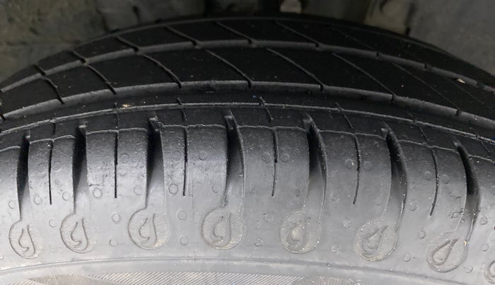 2020 Renault Kwid 1.0 CLIMBER OPT AMT, Petrol, Automatic, 32,549 km, Right Front Tyre Tread