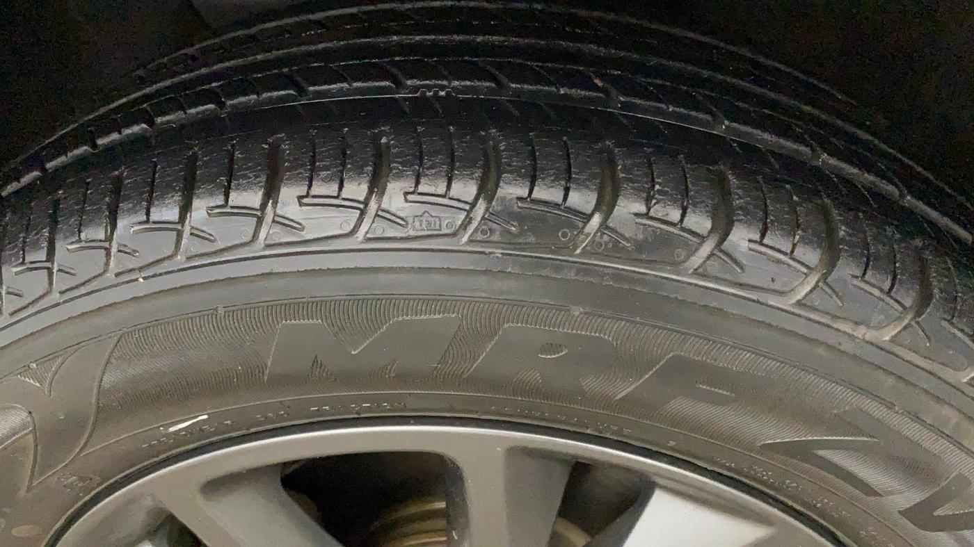 2018 Hyundai Elite i20 ASTA 1.2  CVT, Petrol, Automatic, 15,023 km, Left Front Tyre Tread