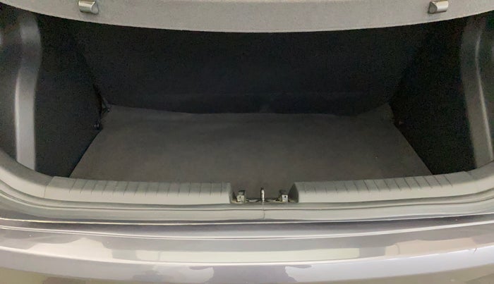 2018 Hyundai Elite i20 ASTA 1.2  CVT, Petrol, Automatic, 14,995 km, Boot Inside