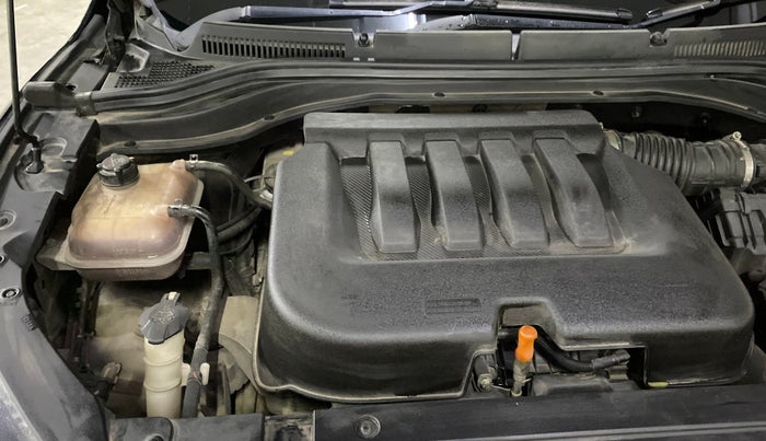 2022 Mahindra XUV700 AX 3 P MT 5 STR, Petrol, Manual, 74,579 km, Engine View - Right