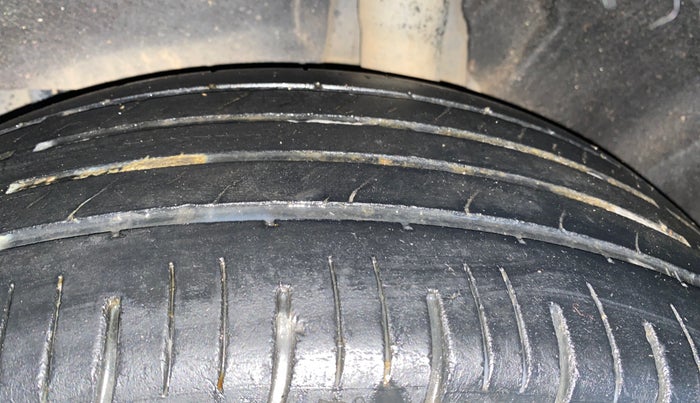 2022 Mahindra XUV700 AX 3 P MT 5 STR, Petrol, Manual, 74,579 km, Left Rear Tyre Tread