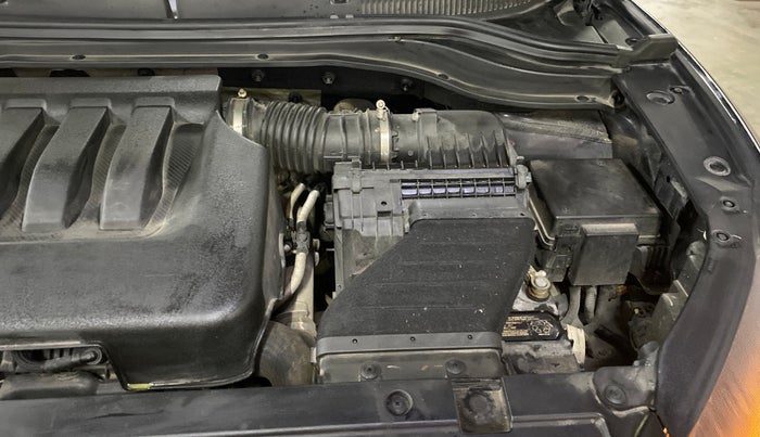 2022 Mahindra XUV700 AX 3 P MT 5 STR, Petrol, Manual, 74,579 km, Engine View - Left