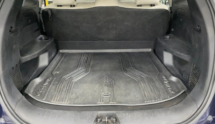 2022 Mahindra XUV700 AX 3 P MT 5 STR, Petrol, Manual, 74,579 km, Boot Inside