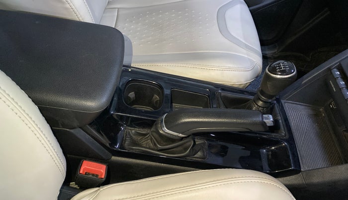 2022 Mahindra XUV700 AX 3 P MT 5 STR, Petrol, Manual, 74,579 km, Gear Lever