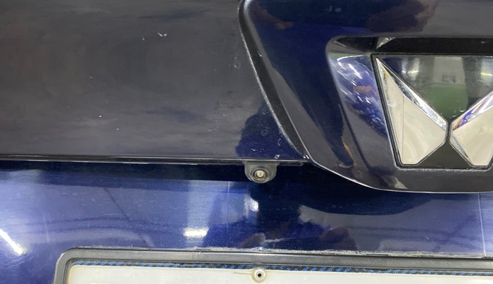 2022 Mahindra XUV700 AX 3 P MT 5 STR, Petrol, Manual, 74,579 km, Parking Camera