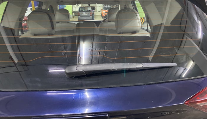 2022 Mahindra XUV700 AX 3 P MT 5 STR, Petrol, Manual, 74,579 km, Rear Wiper