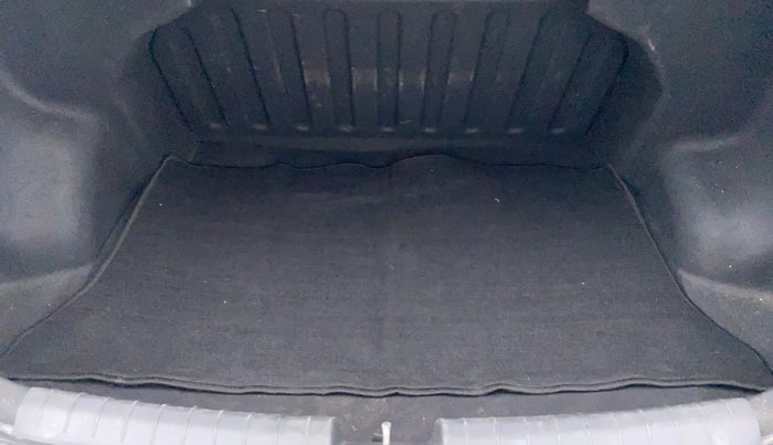 2017 Hyundai Xcent S AT 1.2, Petrol, Automatic, 37,353 km, Boot Inside