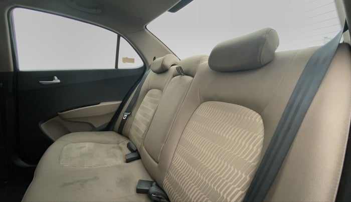 2017 Hyundai Xcent S AT 1.2, Petrol, Automatic, 37,353 km, Right Side Rear Door Cabin