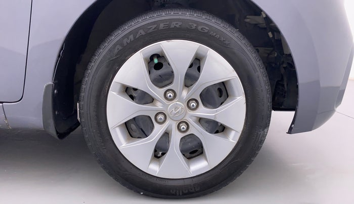 2017 Hyundai Xcent S AT 1.2, Petrol, Automatic, 37,353 km, Right Front Wheel