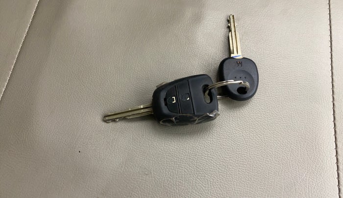 2015 Hyundai Grand i10 SPORTZ 1.2 KAPPA VTVT, Petrol, Manual, 62,951 km, Key Close Up