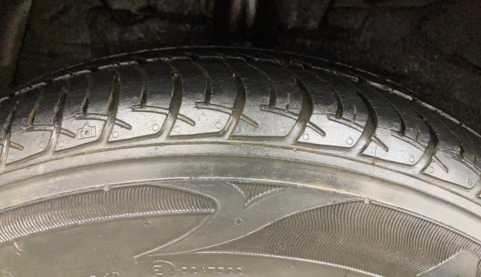 2015 Hyundai Grand i10 SPORTZ 1.2 KAPPA VTVT, Petrol, Manual, 62,951 km, Right Rear Tyre Tread