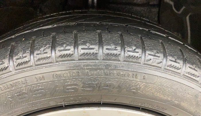 2015 Hyundai Grand i10 SPORTZ 1.2 KAPPA VTVT, Petrol, Manual, 62,951 km, Right Front Tyre Tread