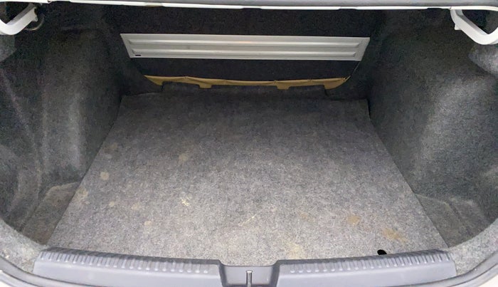 2014 Volkswagen Vento COMFORTLINE TSI AT, Petrol, Automatic, 40,575 km, Boot Inside