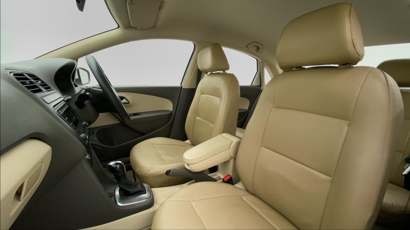 2014 Volkswagen Vento COMFORTLINE TSI AT, Petrol, Automatic, 40,575 km, Right Side Front Door Cabin