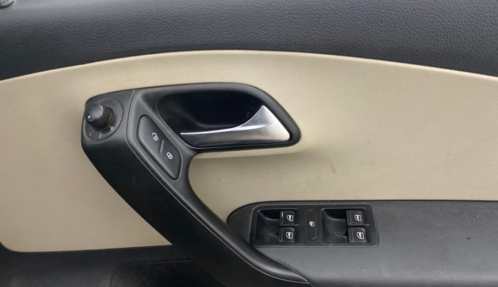 2013 Volkswagen Polo COMFORTLINE 1.2L, Diesel, Manual, 97,390 km, Driver Side Door Panels Control