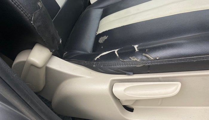 2013 Volkswagen Polo COMFORTLINE 1.2L, Diesel, Manual, 97,390 km, Driver Side Adjustment Panel