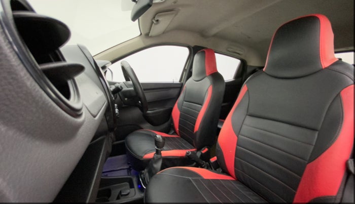 2017 Renault Kwid RXT 0.8 (O), Petrol, Manual, 71,945 km, Right Side Front Door Cabin