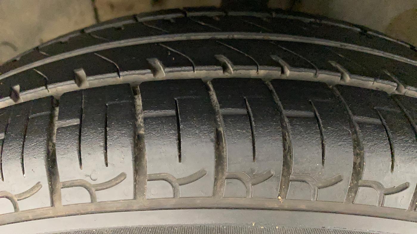 2017 Renault Kwid RXT 0.8 (O), Petrol, Manual, 71,945 km, Left Front Tyre Tread