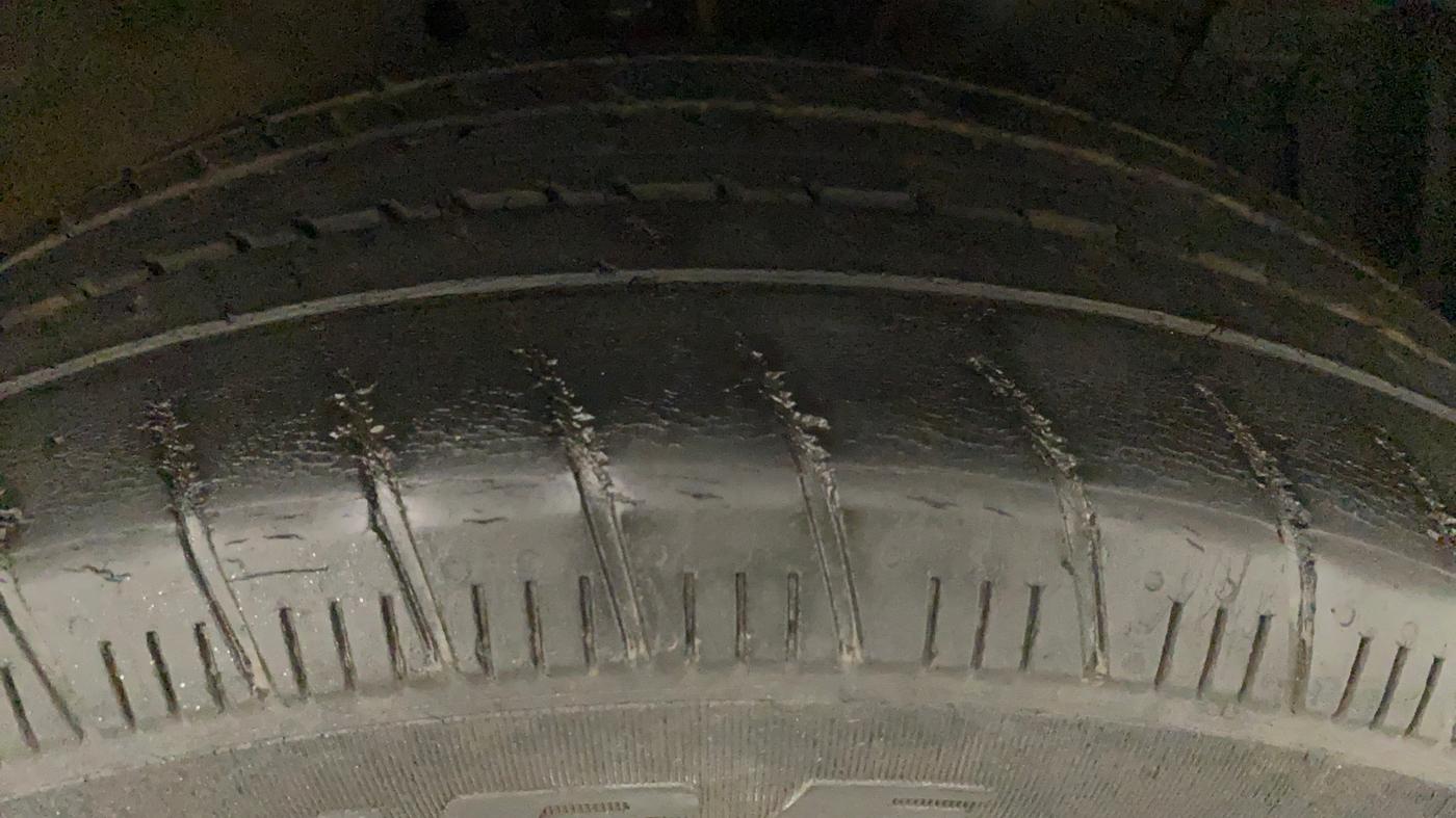 2013 Maruti Ertiga VDI, Diesel, Manual, 99,350 km, Right Front Tyre Tread