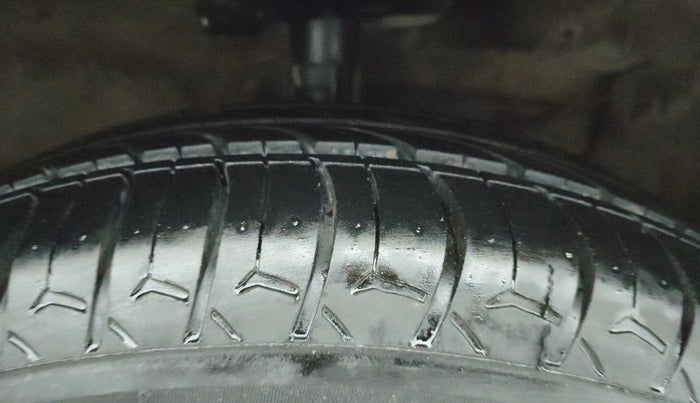 2016 Maruti Ertiga VXI AT, Petrol, Automatic, 62,842 km, Right Front Tyre Tread