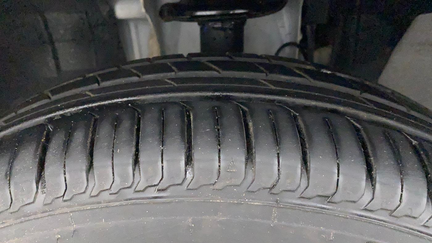2022 Renault TRIBER RXZ, Petrol, Manual, 3,258 km, Left Front Tyre Tread