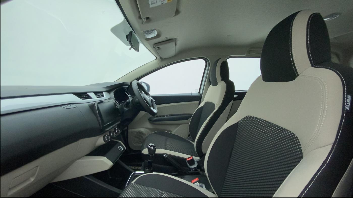 2022 Renault TRIBER RXZ, Petrol, Manual, 3,258 km, Right Side Front Door Cabin