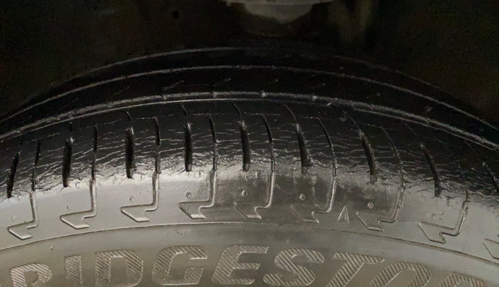 2017 Maruti IGNIS ZETA 1.2 AMT, Petrol, Automatic, 48,233 km, Right Front Tyre Tread