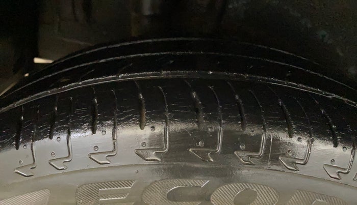 2017 Maruti IGNIS ZETA 1.2 AMT, Petrol, Automatic, 48,233 km, Right Rear Tyre Tread