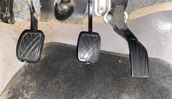 2013 Maruti Swift Dzire VDI, Diesel, Manual, 76,414 km, Pedals