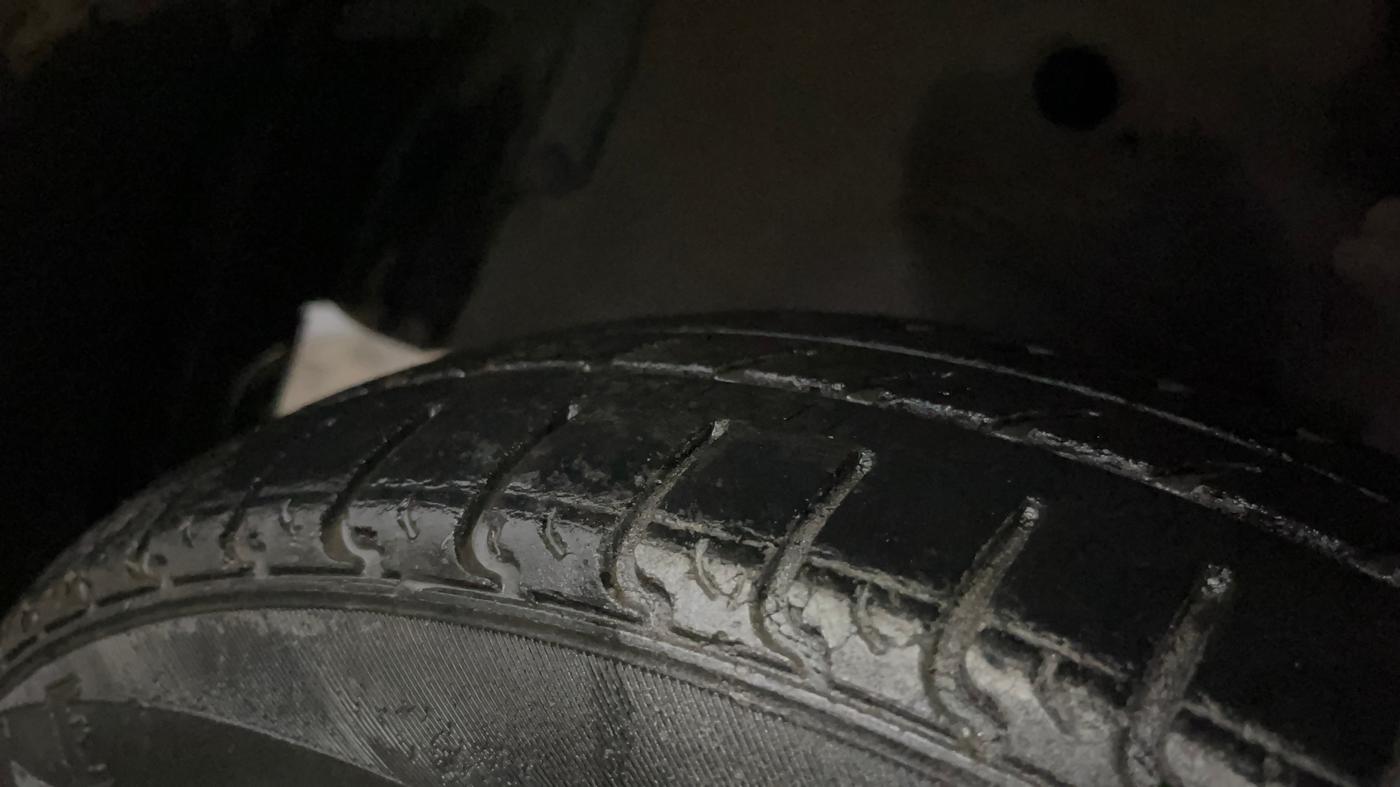 2015 Maruti Wagon R 1.0 VXI, Petrol, Manual, 79,070 km, Left Front Tyre Tread