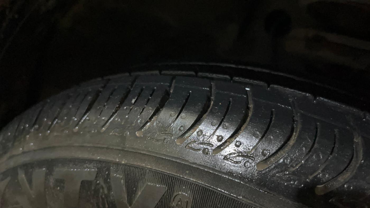 2015 Maruti Wagon R 1.0 VXI, Petrol, Manual, 79,070 km, Right Front Tyre Tread