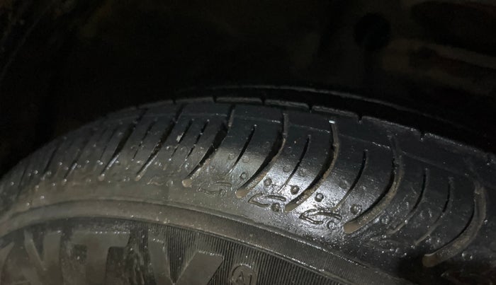 2015 Maruti Wagon R 1.0 VXI, Petrol, Manual, 79,166 km, Right Front Tyre Tread