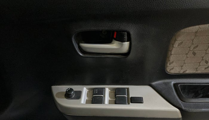 2015 Maruti Wagon R 1.0 VXI, Petrol, Manual, 79,166 km, Driver Side Door Panels Control