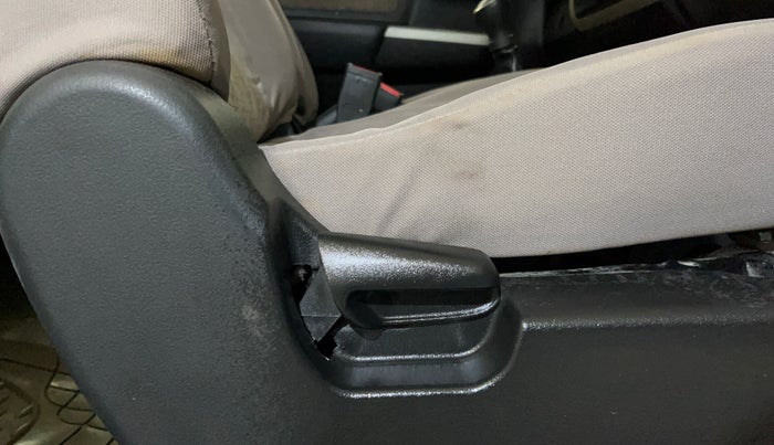 2015 Maruti Wagon R 1.0 VXI, Petrol, Manual, 79,166 km, Driver Side Adjustment Panel
