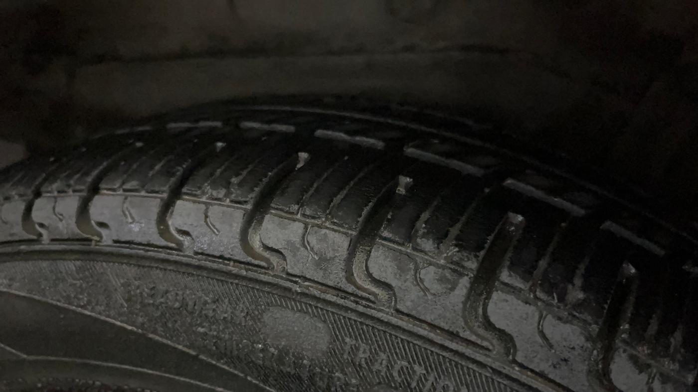 2015 Maruti Wagon R 1.0 VXI, Petrol, Manual, 79,070 km, Left Rear Tyre Tread