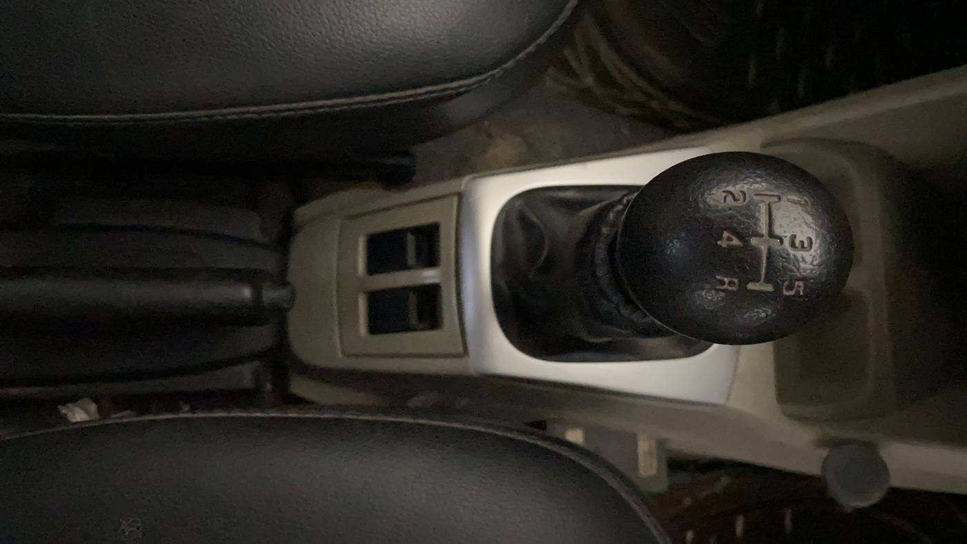 2015 Maruti Alto K10 VXI, Petrol, Manual, 35,243 km, Gear Lever