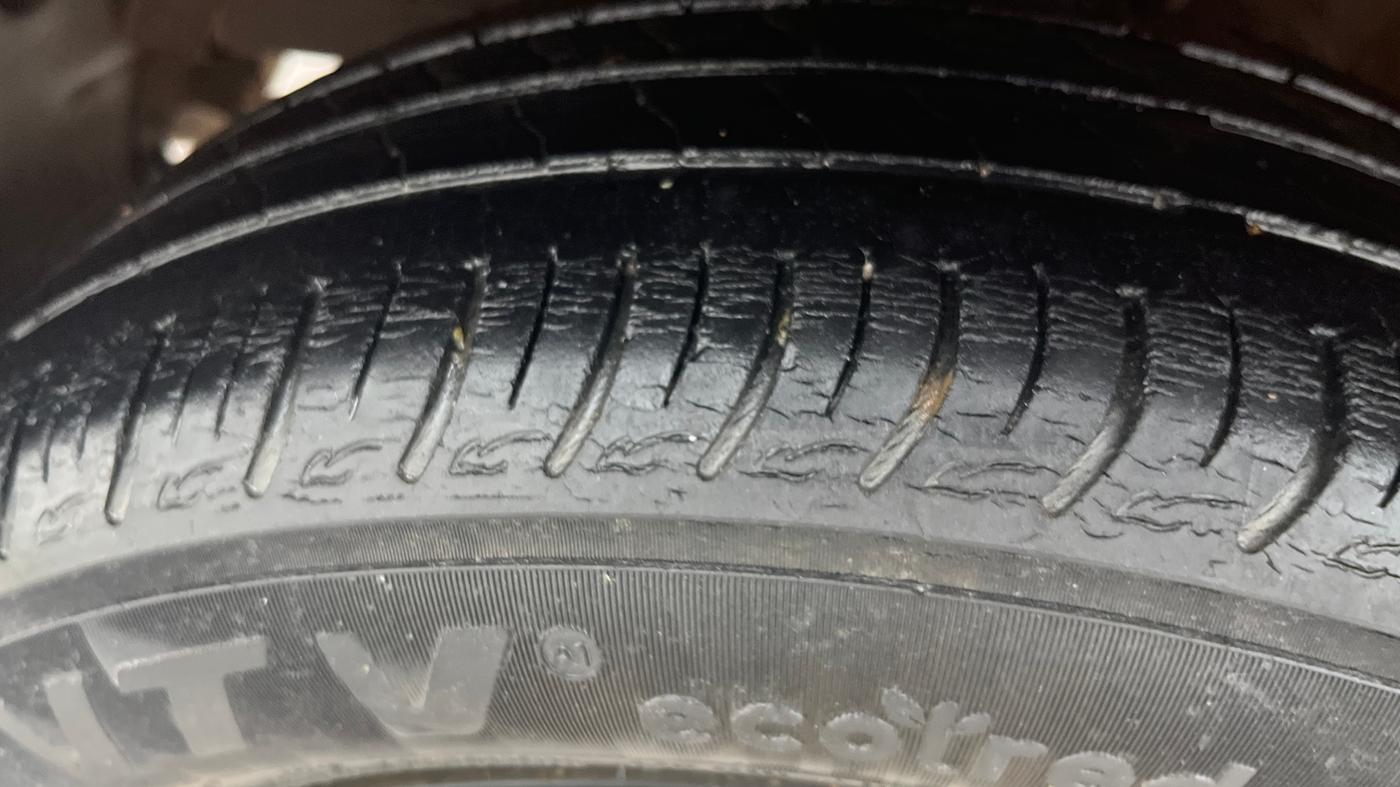 2019 Maruti Baleno DELTA PETROL 1.2, Petrol, Manual, 57,888 km, Left Front Tyre Tread