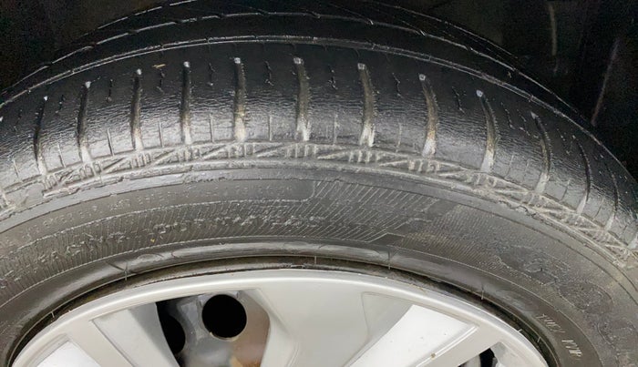 2017 Honda Amaze 1.2L I-VTEC S, Petrol, Manual, 36,090 km, Right Front Tyre Tread