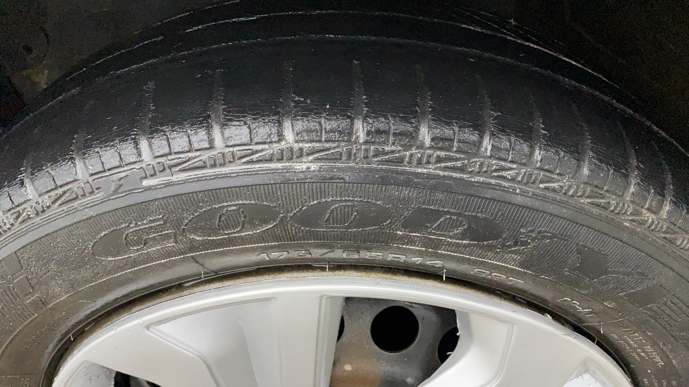 2017 Honda Amaze 1.2L I-VTEC S, Petrol, Manual, 36,068 km, Left Front Tyre Tread