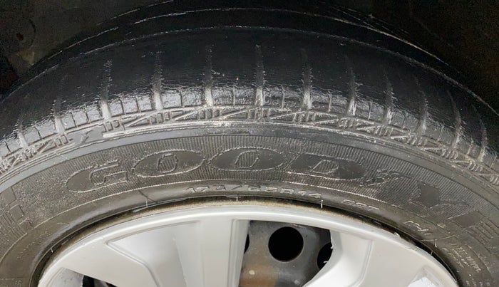 2017 Honda Amaze 1.2L I-VTEC S, Petrol, Manual, 36,090 km, Left Front Tyre Tread