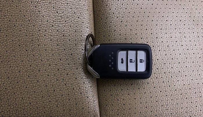 2016 Honda City 1.5L I-VTEC VX (O) MT, Petrol, Manual, 84,774 km, Key Close Up