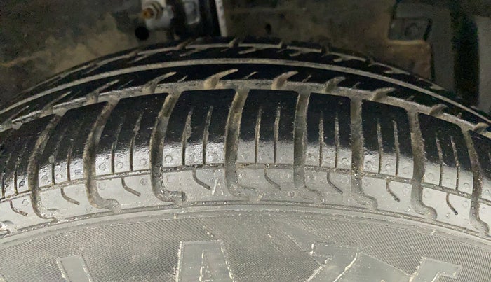 2012 Maruti Swift Dzire VXI, Petrol, Manual, 58,586 km, Right Front Tyre Tread