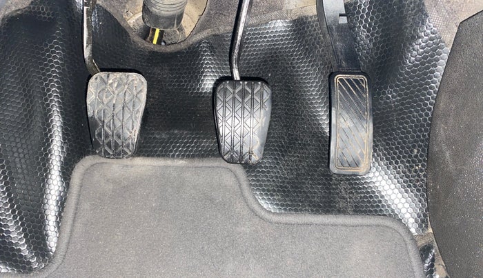 2016 Ford Ecosport TITANIUM+ 1.0L ECOBOOST, Petrol, Manual, 1,24,250 km, Pedals