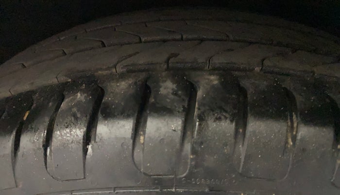 2016 Ford Ecosport TITANIUM+ 1.0L ECOBOOST, Petrol, Manual, 1,24,250 km, Left Rear Tyre Tread