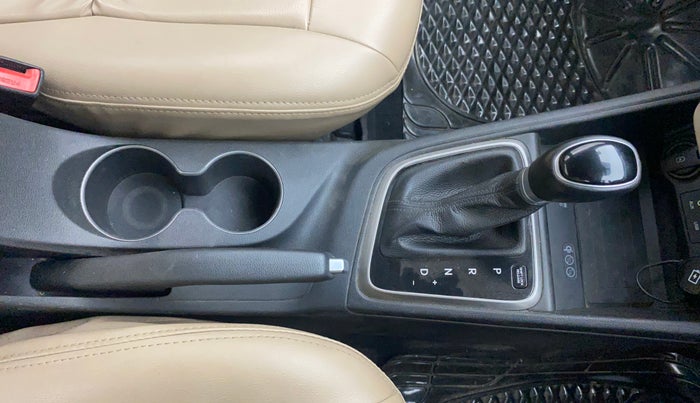 2018 Hyundai Verna 1.6 CRDI SX + AT, Diesel, Automatic, 1,01,963 km, Gear Lever